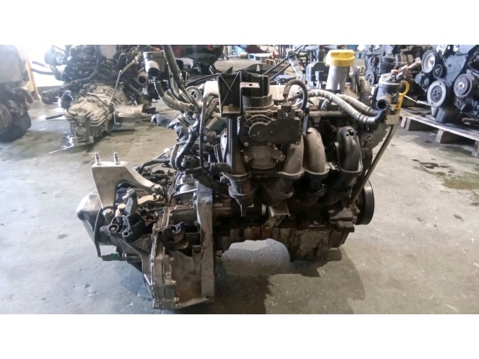 MOTOR CON ACCESORIOS Y CAJA DE CAMBIOS DACIA DOKKER