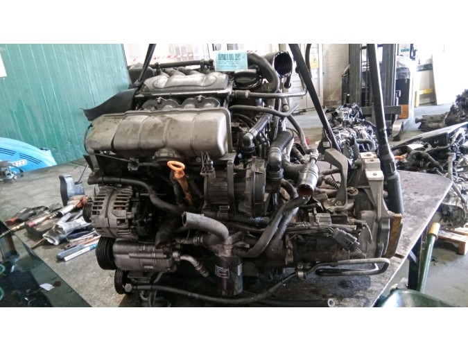MOTOR CON ACCESORIOS Y CAJA DE CAMBIOS VOLKSWAGEN BORA 2003