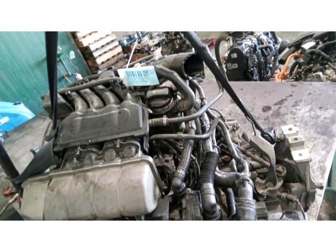 MOTOR CON ACCESORIOS Y CAJA DE CAMBIOS VOLKSWAGEN BORA 2003
