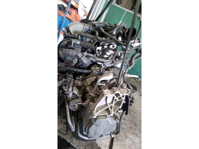 MOTOR CON ACCESORIOS Y CAJA DE CAMBIOS VOLKSWAGEN BORA 2003
