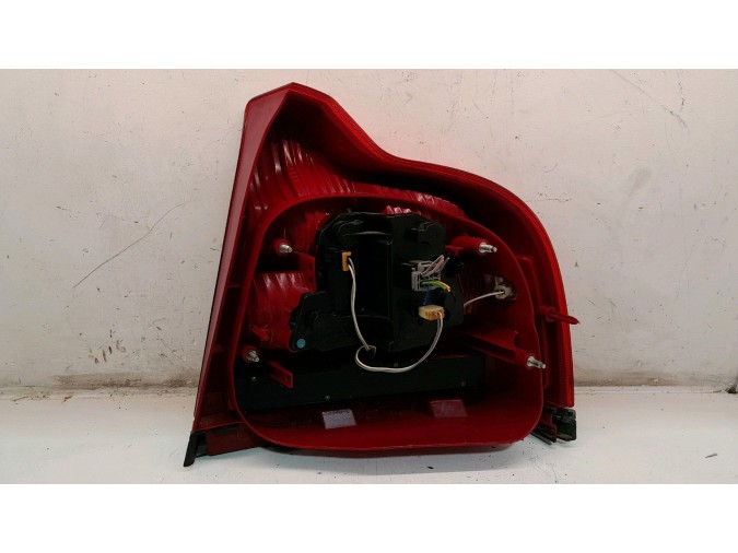 PILOTO TRASERO IZQUIERDO VOLVO S80 2002