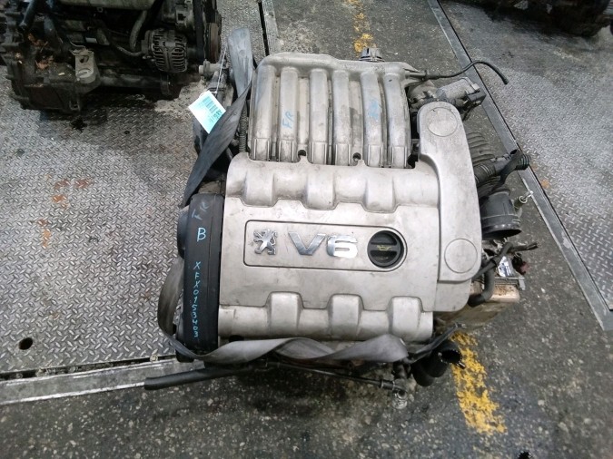MOTOR CON ACCESORIOS Y CAJA DE CAMBIOS PEUGEOT 607 2003