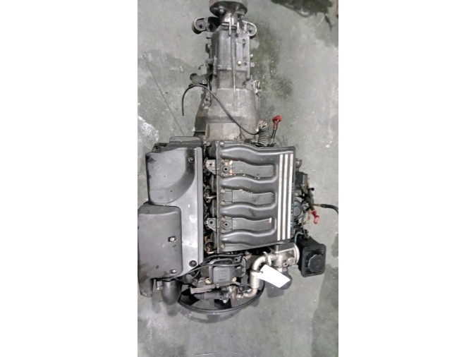 MOTOR CON ACCESORIOS Y CAJA DE CAMBIOS BMW 520D