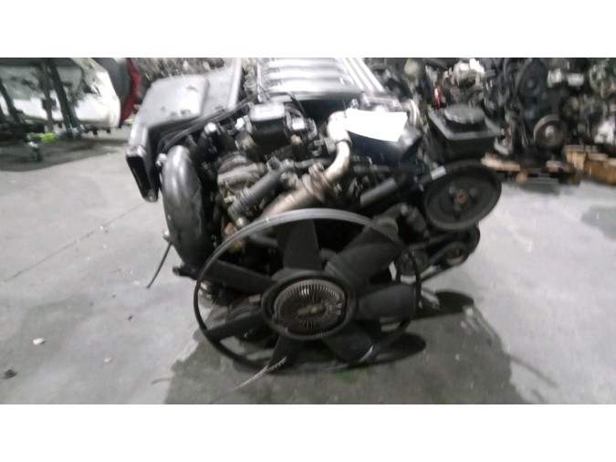 MOTOR CON ACCESORIOS Y CAJA DE CAMBIOS BMW 520D