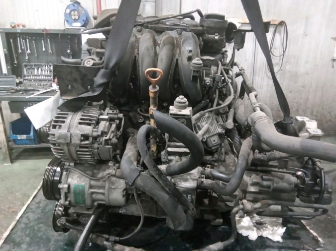 MOTOR CON ACCESORIOS Y CAJA DE CAMBIOS VOLKSWAGEN GOLF 1999