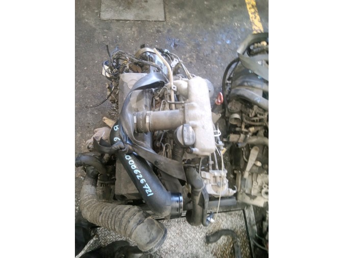 MOTOR CON ACCESORIOS Y CAJA DE CAMBIOS MERCEDES-BENZ VITO 1997