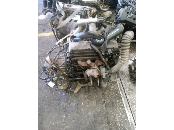 MOTOR CON ACCESORIOS Y CAJA DE CAMBIOS MERCEDES-BENZ VITO 1997