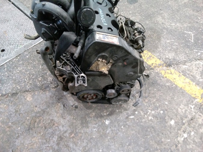 MOTOR CON ACCESORIOS Y CAJA DE CAMBIOS PEUGEOT 106 1997