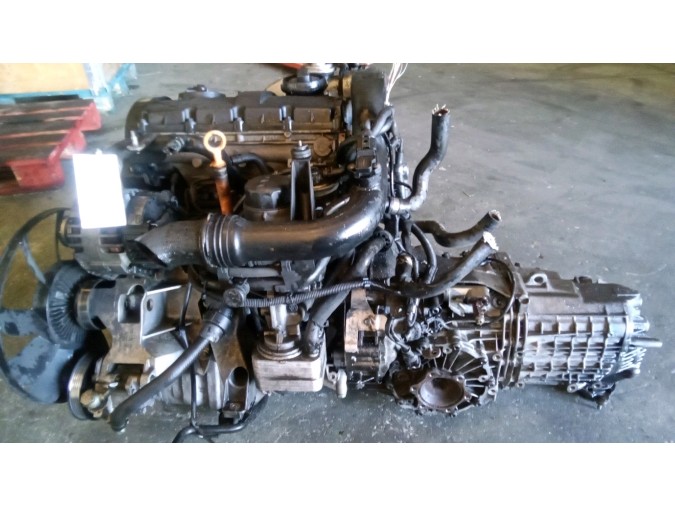 MOTOR CON ACCESORIOS Y CAJA DE CAMBIOS AUDI A4 2002