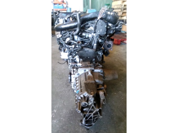 MOTOR CON ACCESORIOS Y CAJA DE CAMBIOS AUDI A4 2002