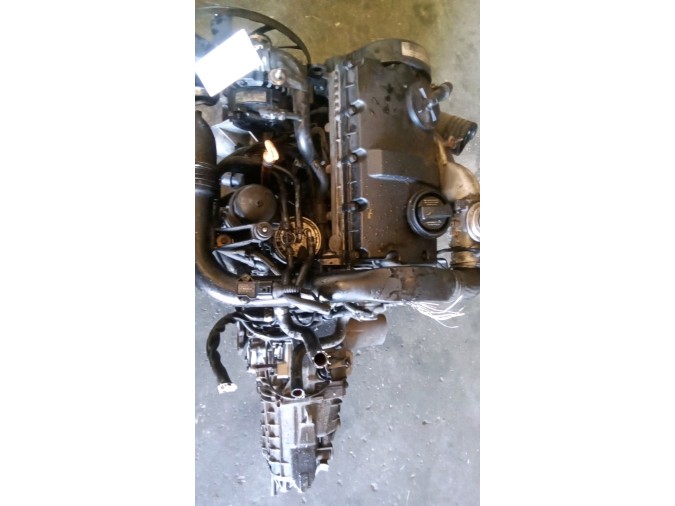 MOTOR CON ACCESORIOS Y CAJA DE CAMBIOS AUDI A4 2002