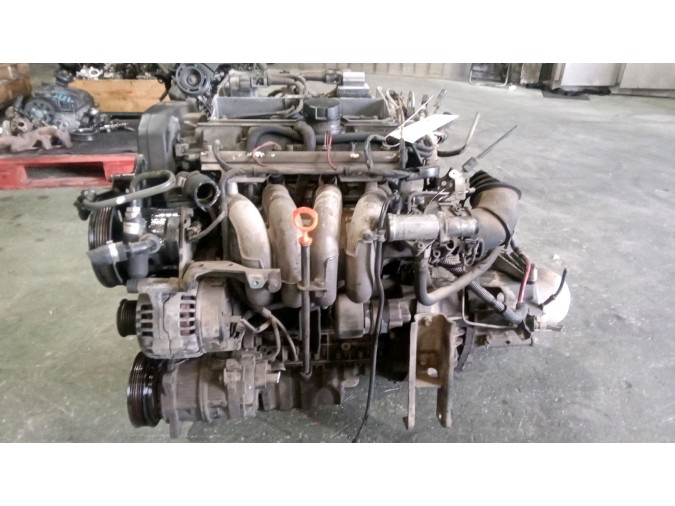 MOTOR CON ACCESORIOS SIN CAJA DE CAMBIOS VOLVO 6451202131 1999