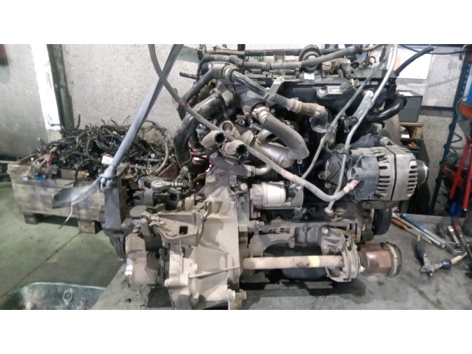 MOTOR CON ACCESORIOS Y CAJA DE CAMBIOS FIAT PUNTO 2009