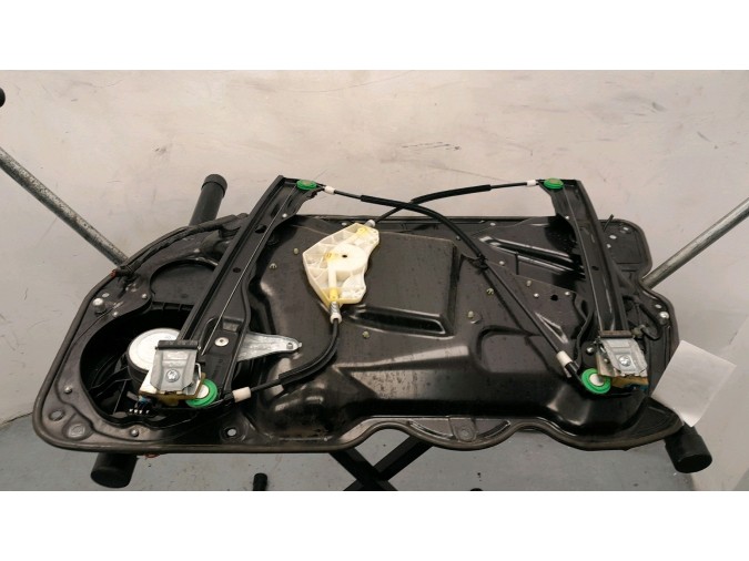 ELEVALUNAS DELANTERO IZQUIERDO VOLKSWAGEN PASSAT 2010
