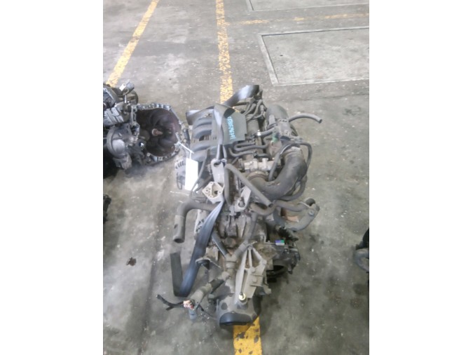 MOTOR CON ACCESORIOS Y CAJA DE CAMBIOS RENAULT CLIO 1997