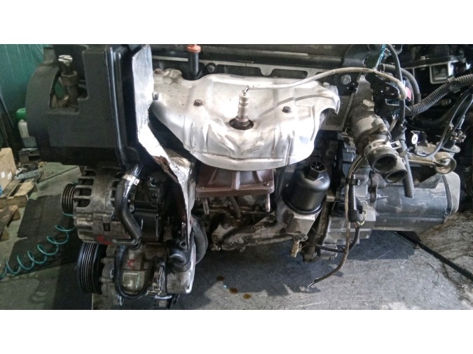 MOTOR CON ACCESORIOS Y CAJA DE CAMBIOS PEUGEOT 206 2001