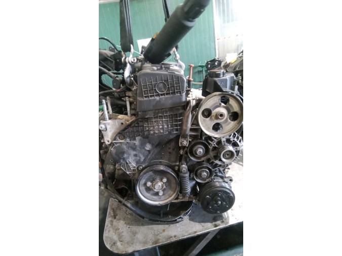 MOTOR CON ACCESORIOS Y CAJA DE CAMBIOS PEUGEOT 206 2001