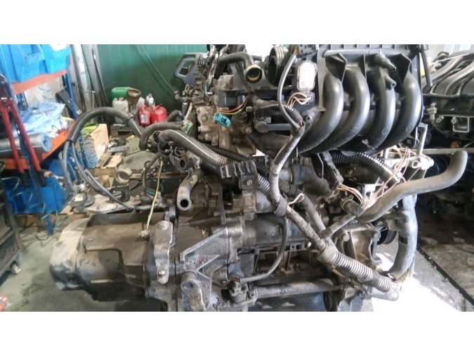 MOTOR CON ACCESORIOS Y CAJA DE CAMBIOS PEUGEOT 206 2001