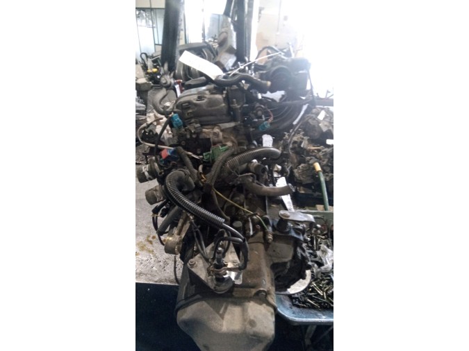 MOTOR CON ACCESORIOS Y CAJA DE CAMBIOS PEUGEOT 206 2001