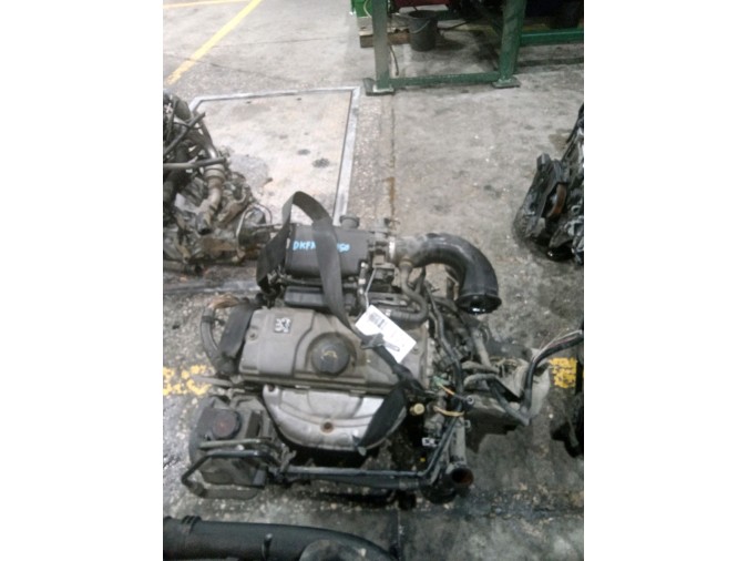 MOTOR CON ACCESORIOS Y CAJA DE CAMBIOS PEUGEOT 206 1999