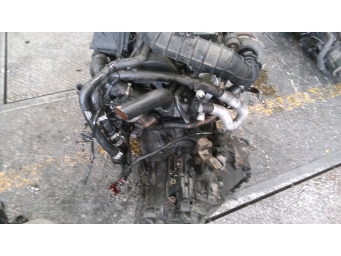 MOTOR CON ACCESORIOS Y CAJA DE CAMBIOS FORD TRANSIT 2001