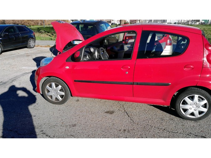 CERRADURA PUERTA TRASERA DERECHA PEUGEOT 107 2007