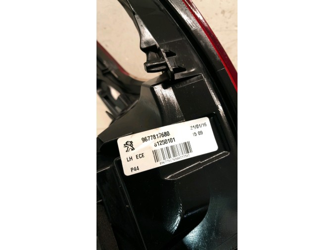 PILOTO TRASERO IZQUIERDO INTERIOR PEUGEOT 308 2016