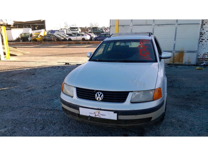 MOTOR CON ACCESORIOS SIN CAJA DE CAMBIOS VOLKSWAGEN PASSAT 2000