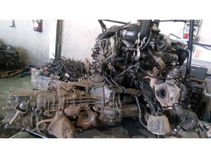 MOTOR CON ACCESORIOS SIN CAJA DE CAMBIOS VOLKSWAGEN PASSAT 2000