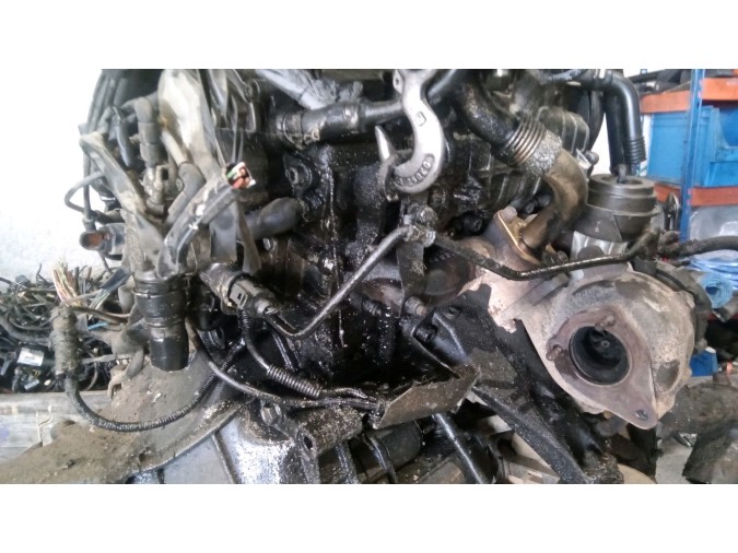 MOTOR CON ACCESORIOS SIN CAJA DE CAMBIOS VOLKSWAGEN PASSAT 2000