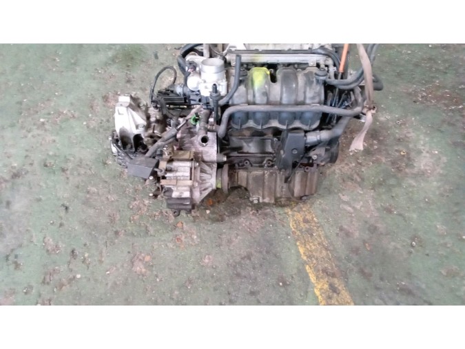 MOTOR CON ACCESORIOS Y CAJA DE CAMBIOS VOLKSWAGEN GOLF 2002
