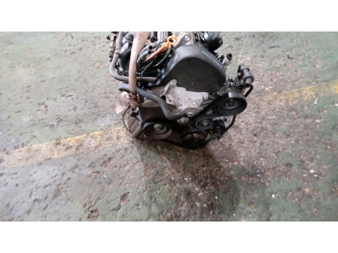 MOTOR CON ACCESORIOS Y CAJA DE CAMBIOS VOLKSWAGEN GOLF 2002