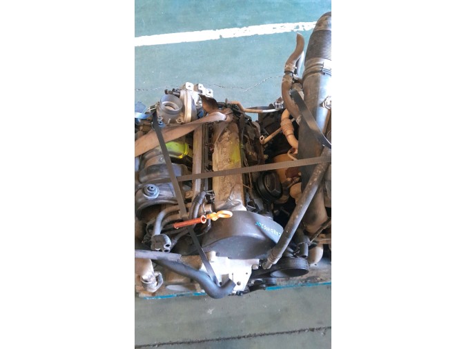 MOTOR CON ACCESORIOS Y CAJA DE CAMBIOS VOLKSWAGEN GOLF 2002