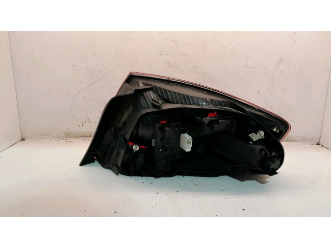 PILOTO TRASERO IZQUIERDO PEUGEOT 407 2008