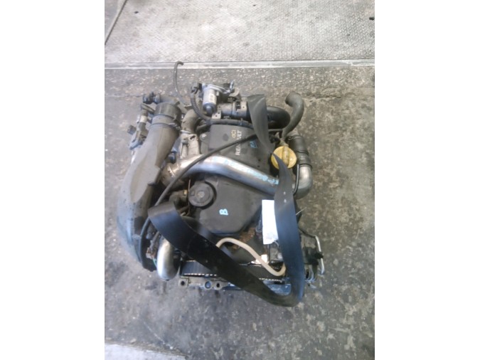 MOTOR CON ACCESORIOS SIN CAJA DE CAMBIOS RENAULT TWINGO 2013