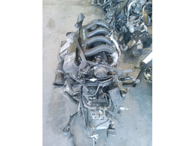 MOTOR CON ACCESORIOS Y CAJA DE CAMBIOS PEUGEOT 206 1999