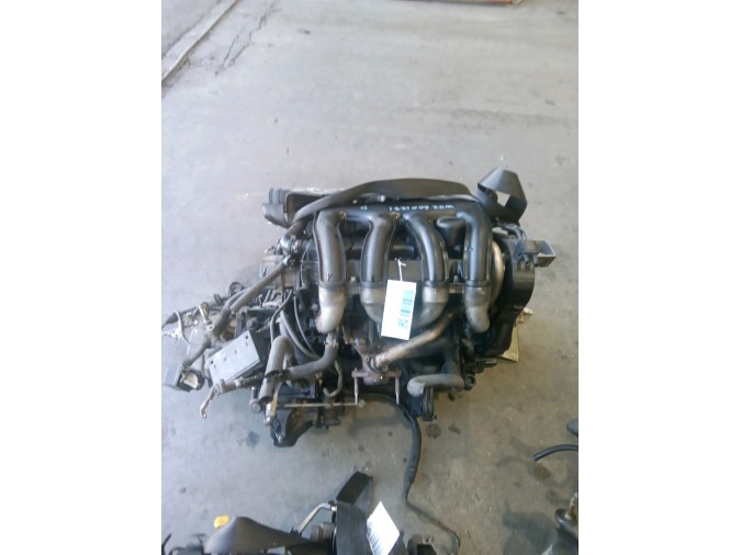 MOTOR CON ACCESORIOS Y CAJA DE CAMBIOS PEUGEOT 206 1999