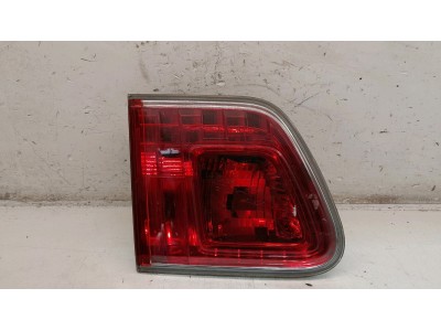 PILOTO TRASERO IZQUIERDO INTERIOR TOYOTA AVENSIS 2009
