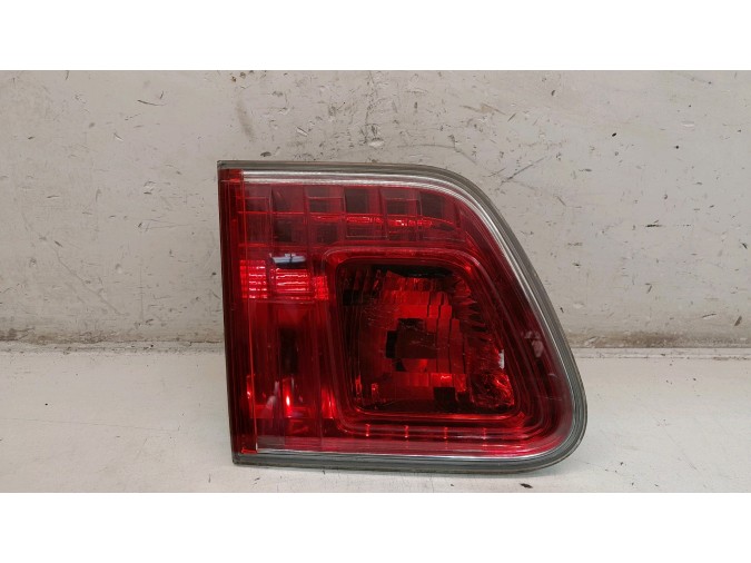 PILOTO TRASERO IZQUIERDO INTERIOR TOYOTA AVENSIS 2009