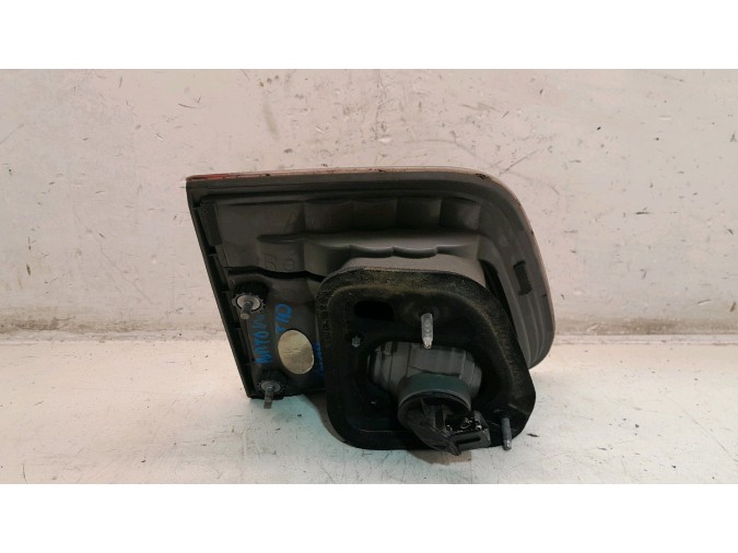 PILOTO TRASERO DERECHO TOYOTA AVENSIS 2009