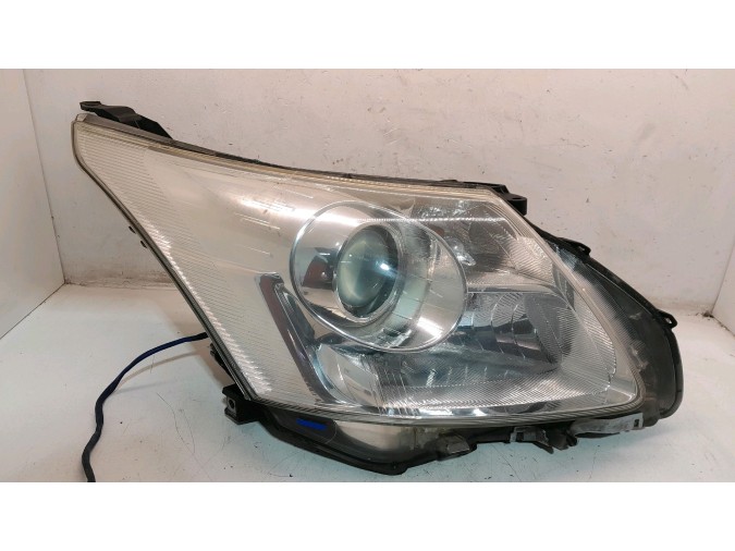 FARO DELANTERO DERECHO TOYOTA AVENSIS 2009