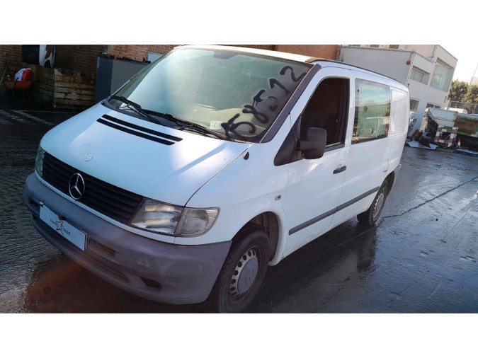 PILOTO TRASERO DERECHO MERCEDES VITO 2003
