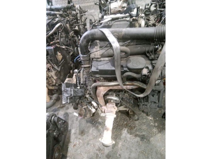 MOTOR CON ACCESORIOS Y CAJA DE CAMBIOS MERCEDES VITO 2003