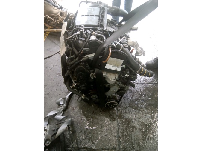 MOTOR CON ACCESORIOS Y CAJA DE CAMBIOS PEUGEOT 308 2012