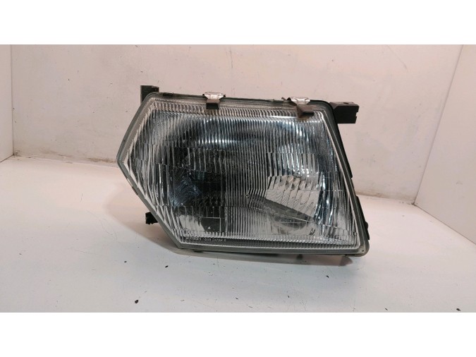 FARO DELANTERO DERECHO NISSAN PATROL 2002