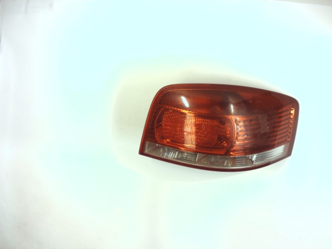 PILOTO TRASERO DERECHO AUDI A3 2004