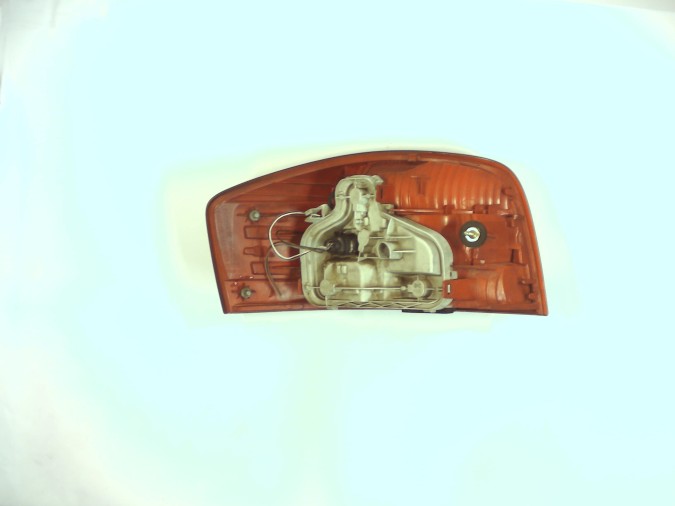 PILOTO TRASERO DERECHO AUDI A3 2004