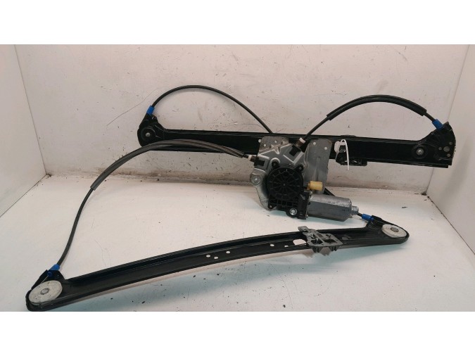 ELEVALUNAS DELANTERO DERECHO BMW X5 2001