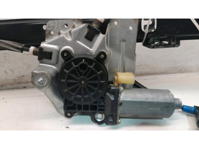 ELEVALUNAS DELANTERO DERECHO BMW X5 2001