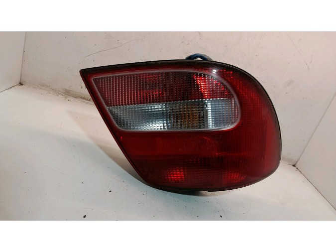 PILOTO TRASERO  IZQUIERDO SUBARU IMPREZA 2004